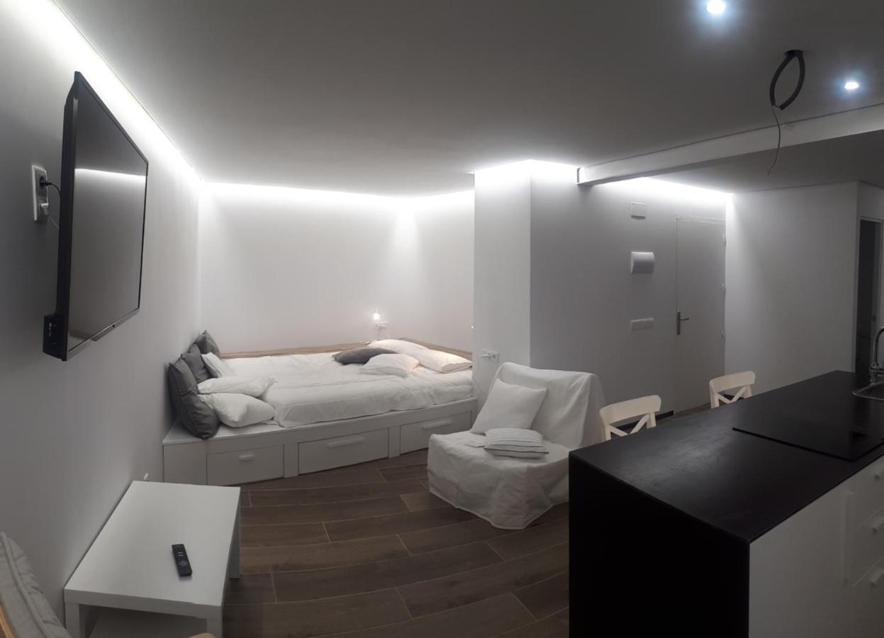 Cal Dalmau Apartaments Loft Pardines Exteriör bild